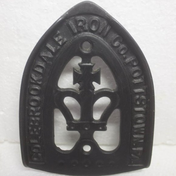 Colebrookdale Iron Sad Iron Trivet - Picture 2 of 4